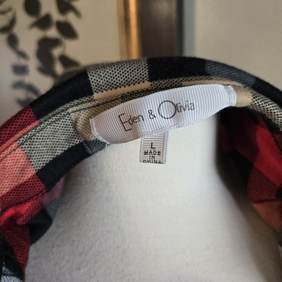 Eden & Olivia.       Top.             220 - Picture 4 of 4